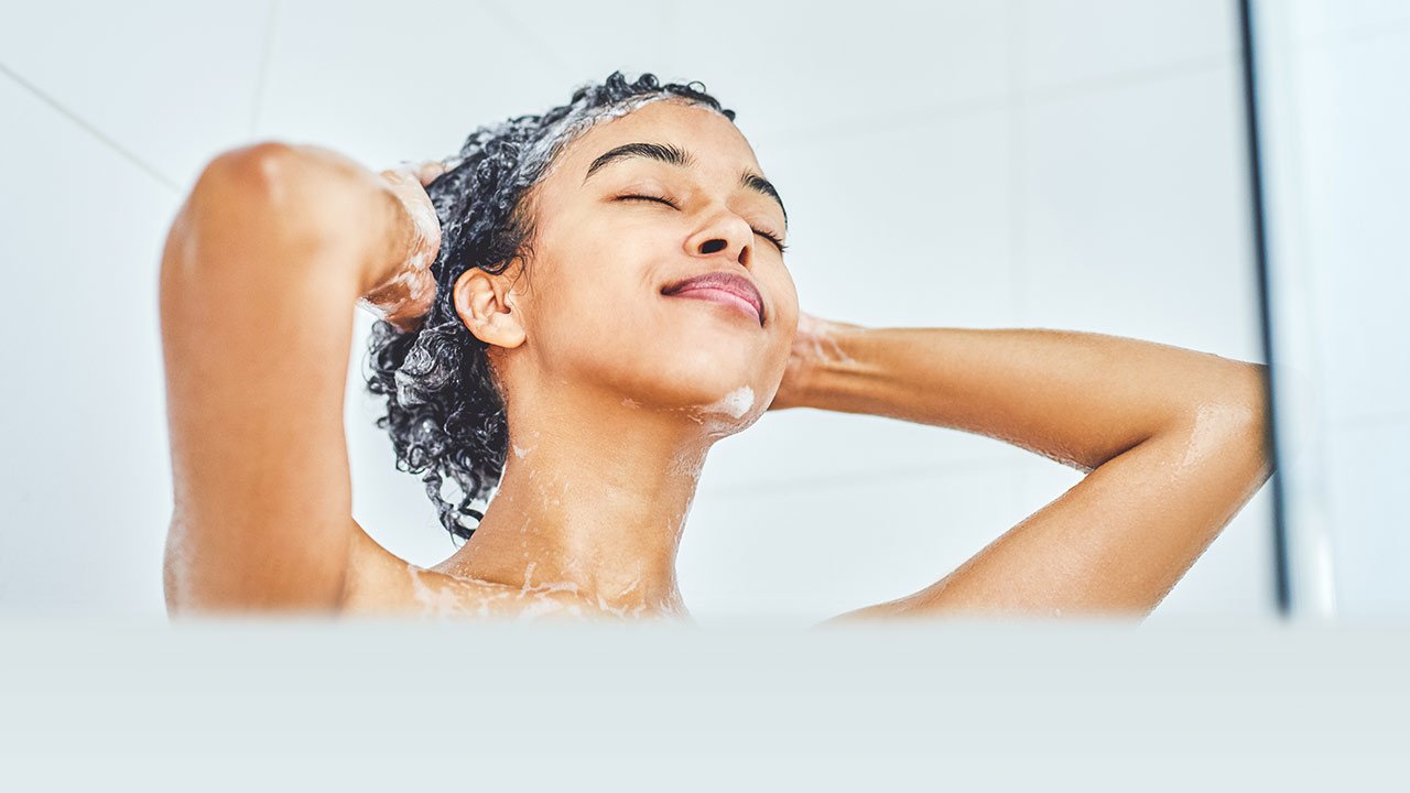 LOreal Paris BMAG Article How To Moisturize Your Scalp D